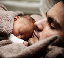 Congé paternité supplémentaire pour les pères de bébés prématurés ou hospitalisés