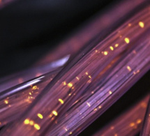 Un nouveau record hallucinant de débit en fibre optique atteint par des Japonais