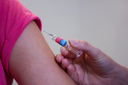 L'obligation vaccinale à 11 maladies : mieux protéger les jeunes ?