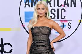 On veut les noms des couturiers qui trouvent que faire du 40 c’est être grosse