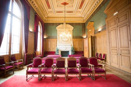 Alain Juppé veut qu’on oublie son passé judiciaire