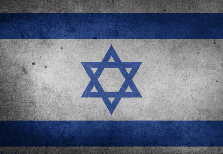 Après une vaccination record, Israël entame la réouverture du pays