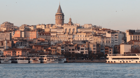 Français détenu en Turquie, la tournée médiatique de son avocate fait réagir la diplomatie