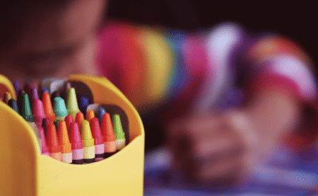 Le gouvernement vise l’ouverture des écoles fin avril, celles des collèges et lycées début mai