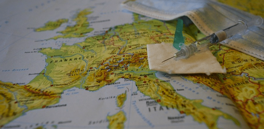 Les primo injections ralentissent mais le gouvernement y voit un effet vacances