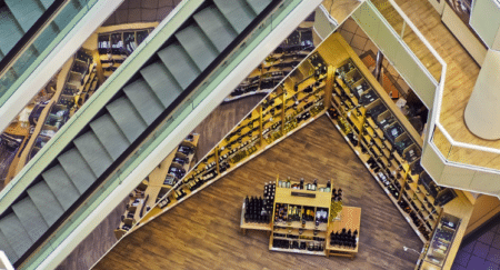 Le Medef appelle à la suppression du passe sanitaire dans les centres commerciaux