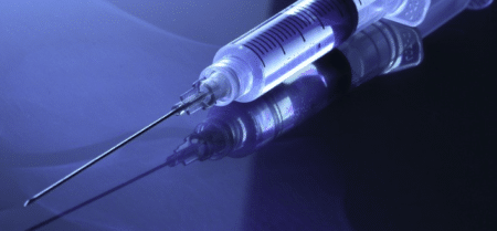 Nouveau vaccin autorisé, pas d’ARN mais toujours « Made in USA »