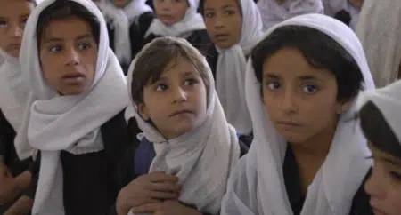 Collèges et lycées fermés pour les filles en Afghanistan
