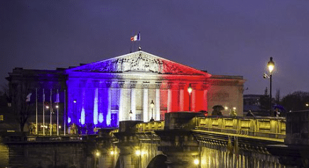 Emmanuel Macron, au cœur de la stratégie législative