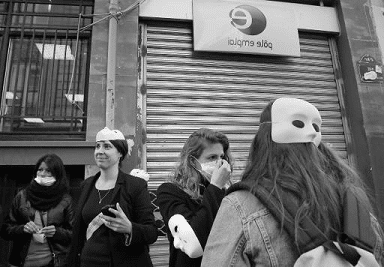 À l’approche des municipales, des sages-femmes descendent dans la rue