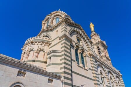 A Marseille une exposition dédiée à Baya, une artiste et « héroïne de l’Art moderne en Algérie »