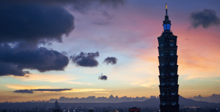 Taïwan continue à compter par dizaines les avions chinois dans ses airs