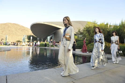 Des défilés « croisière », nomades et élitistes