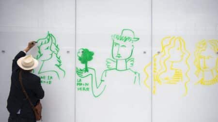 Jean-Charles de Castelbajac rhabille Orly