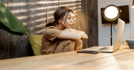 Pourquoi certaines personnes adorables ont-elles peu d'amis proches ?