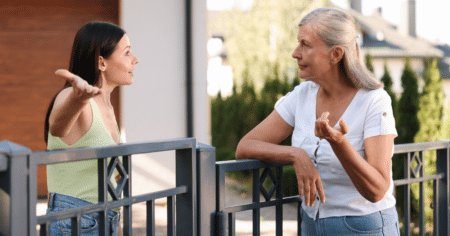 Pourquoi prendre du recul avec certains proches peut vraiment vous aider