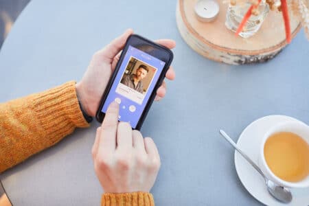 L'amour à l'ère numérique : défis et opportunités pour les célibataires