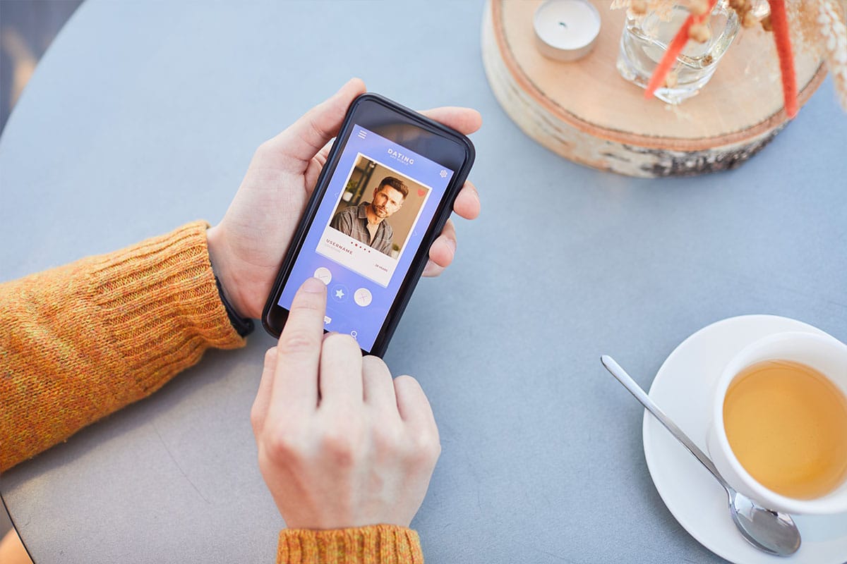 L'amour à l'ère numérique : défis et opportunités pour les célibataires