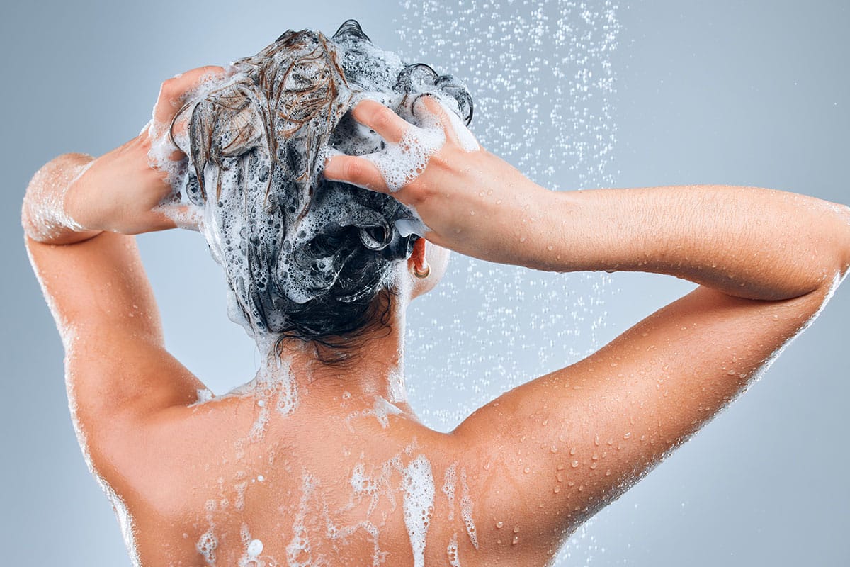 Guide complet pour bien laver ses cheveux