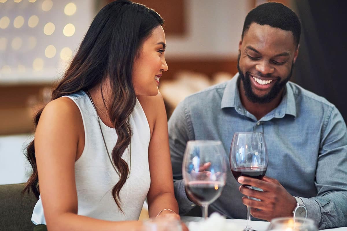 La voix : le petit détail qui fait fondre lors du premier rencard