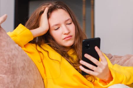 Le prowling, une manipulation amoureuse qui démolit tout