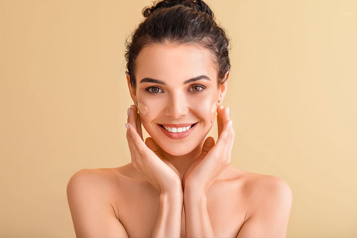 Le gel-crème teinté : le must-have de l'été pour les Françaises