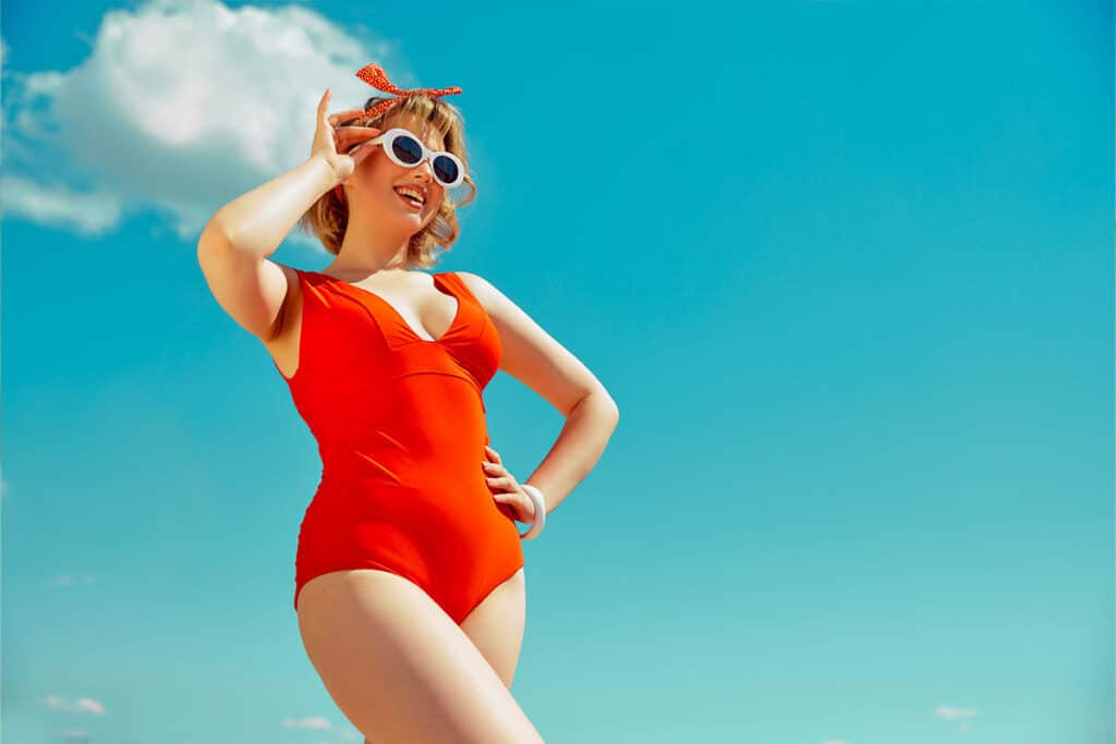 Maillots de bain rétro : découvrez la tendance qui fait fureur cette saison