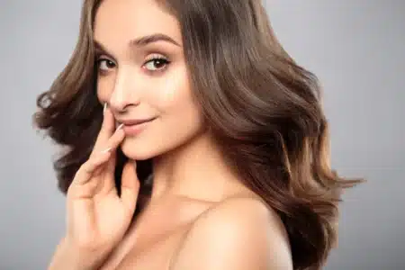 Révolution capillaire : le soin de nuit qui transforme vos cheveux