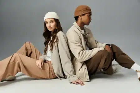 Le retour en force du bonnet en crochet : l'accessoire star de la rentrée 2025