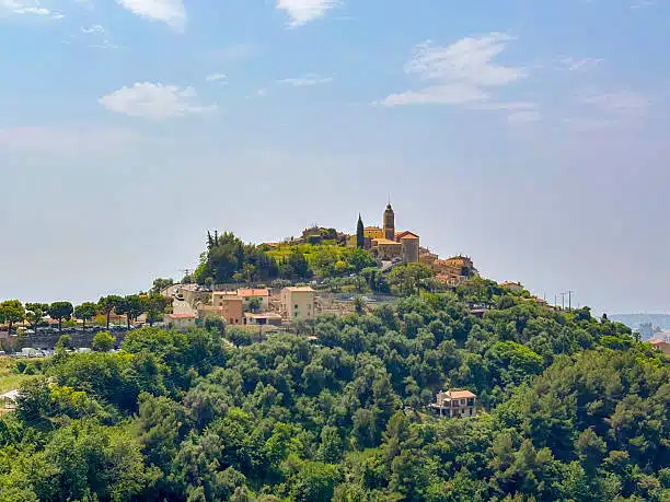 Istockphoto 2252170046 612x612