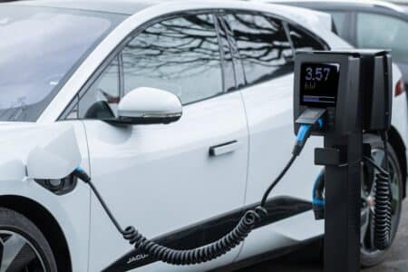 leasing-social-2026-la-twingo-electrique-a-130-euros-mensuels-decoit-face-a-la-renault-5