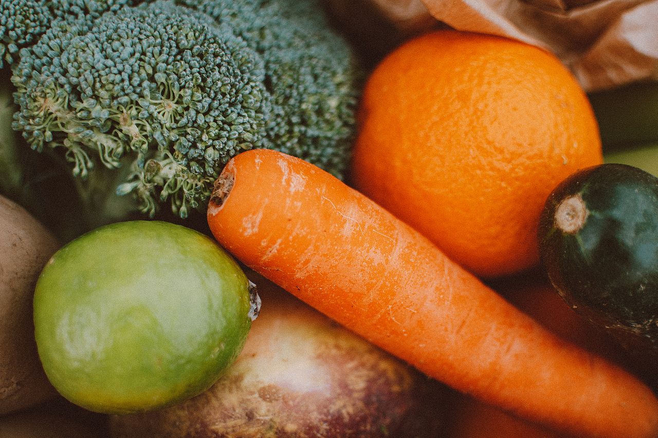 fruits-brules-filets-et-talc-dans-lenfer-des-arboriculteurs-face-a-la-canicule-2026