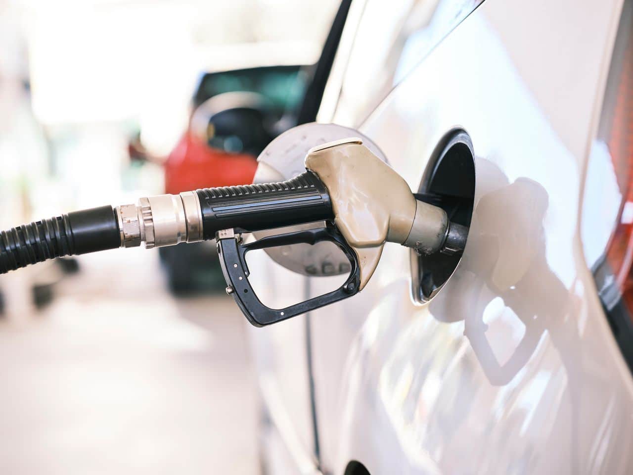 carburants-les-aides-gouvernementales-divisent-les-francais