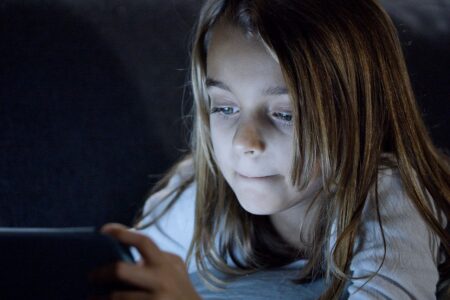 ecrans-une-generation-sacrifiee-letude-qui-alarme